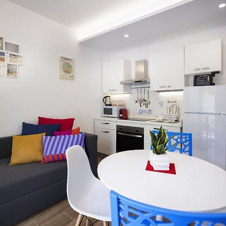Guest House Aurora Polignano โปลีญาโนอามาเร ภายนอก รูปภาพ