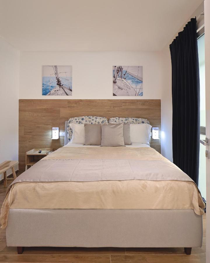 Guest House Aurora Polignano โปลีญาโนอามาเร ภายนอก รูปภาพ